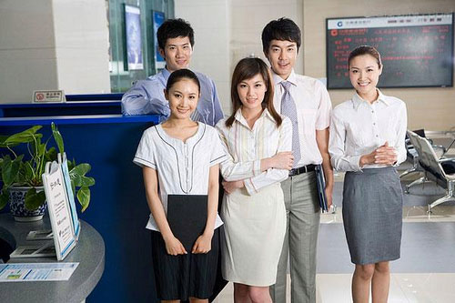 猎头网浅谈金融行业人员的培训与再教育